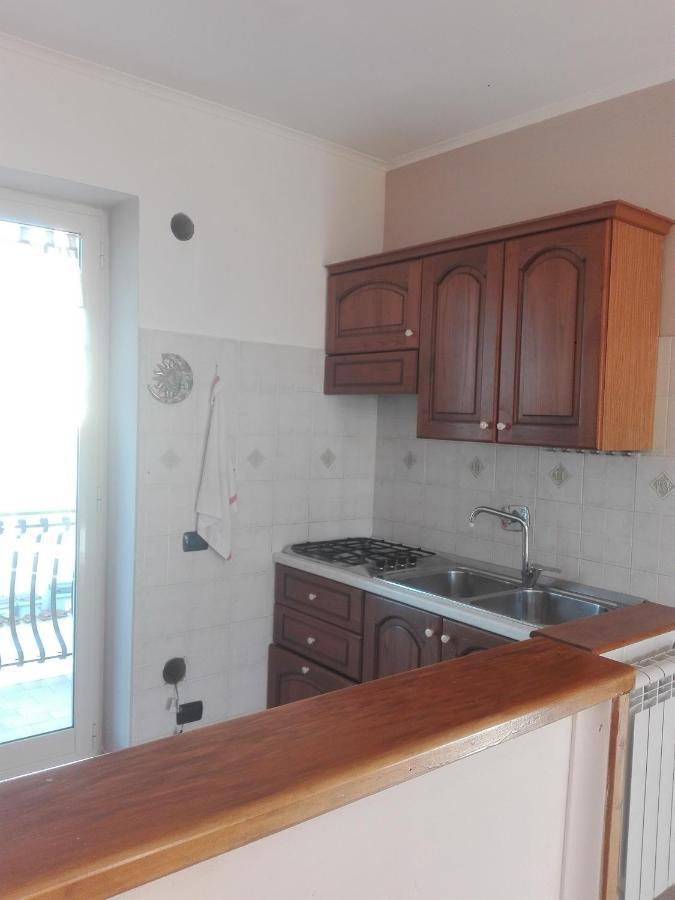 A Santy'S House 1Piano-No Lift-Shuttle A Pagamento-Raggiungibile A Piedi Aeroporto-Fermata Bus Fiera Di Roma A 3 Minuti-Air Condiz Ed Extra Bed For A Fee A Pagamento Daire Fiumicino Dış mekan fotoğraf