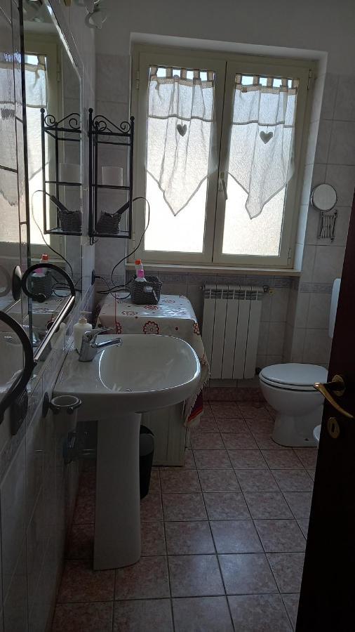 A Santy'S House 1Piano-No Lift-Shuttle A Pagamento-Raggiungibile A Piedi Aeroporto-Fermata Bus Fiera Di Roma A 3 Minuti-Air Condiz Ed Extra Bed For A Fee A Pagamento Daire Fiumicino Dış mekan fotoğraf